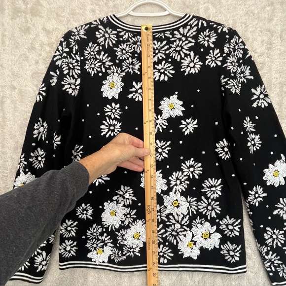 Susan Bristol Women's Beaded Daisy Cardigan Sweater Sz M Floral Hand Embroidered - Picture 13 of 16